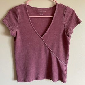 💌American Eagle Faded V-neck crop top❤️